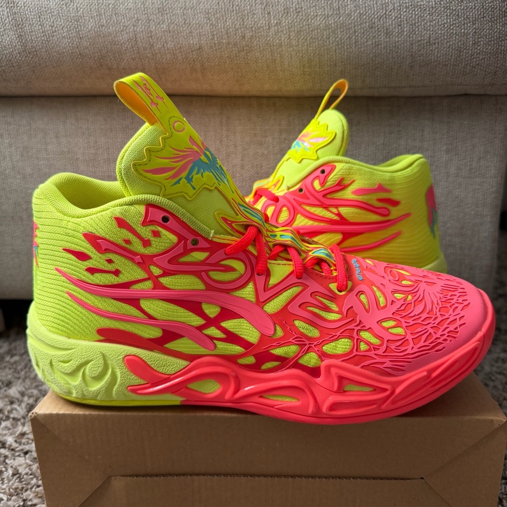 Puma MB04 1Love Pink Alert Yellow Alert (Men's) 310532-01 Size 9.5 Rare